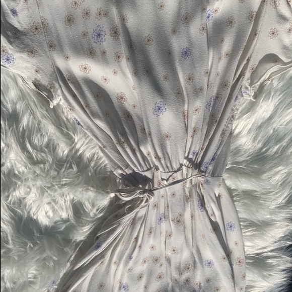 Aritzia Sunday Best Wrap Dress - Picture 5 of 11